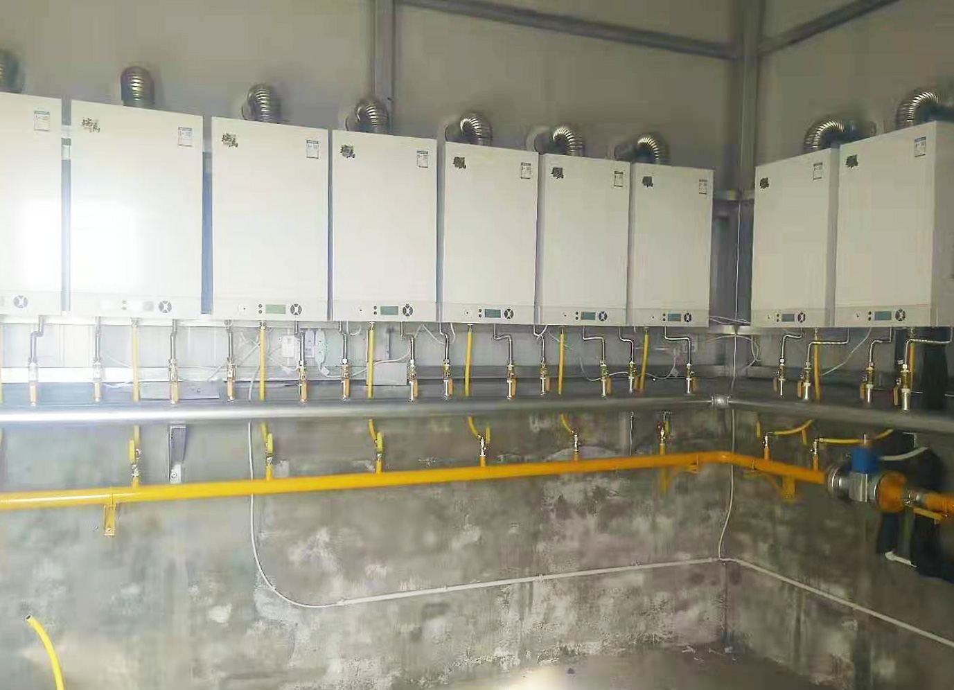 瑞馬壁掛爐多臺(tái)并聯(lián)應(yīng)用案例 瑞馬壁掛爐多臺(tái)并聯(lián)應(yīng)用案例